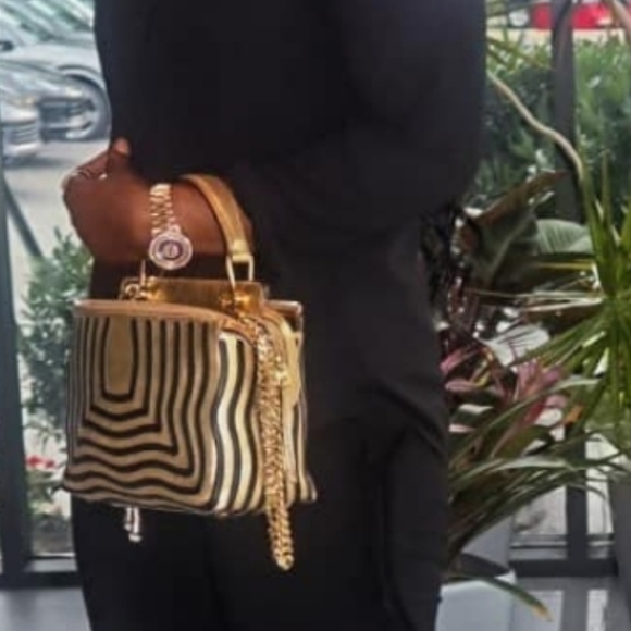 Beautiful pre-owned authentic Fendi bag - Picture 7 of 15